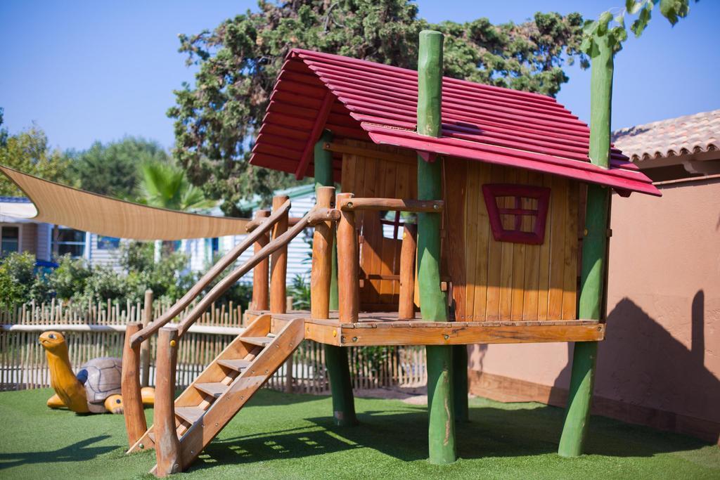 Bj Riviera Hotel Гримо Екстериор снимка