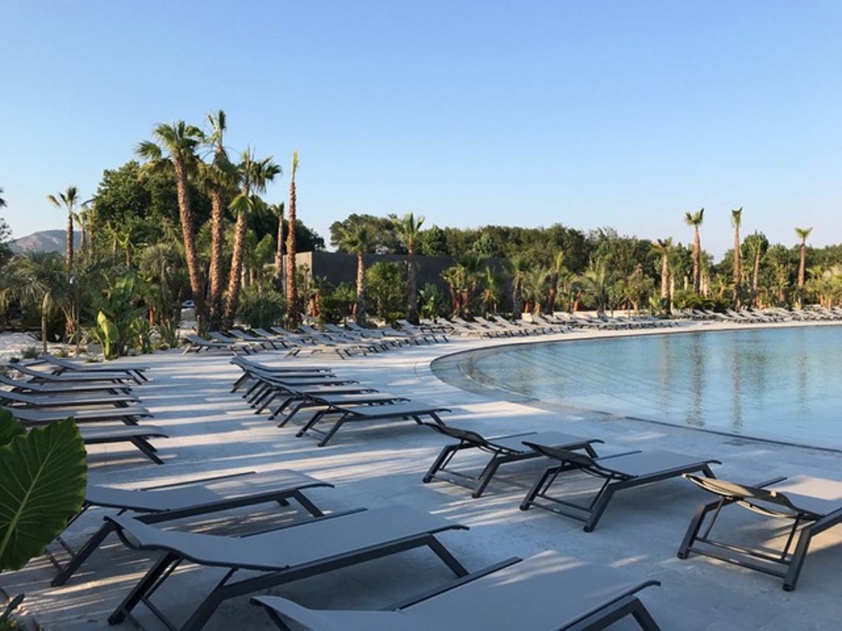 Bj Riviera Hotel Гримо Екстериор снимка