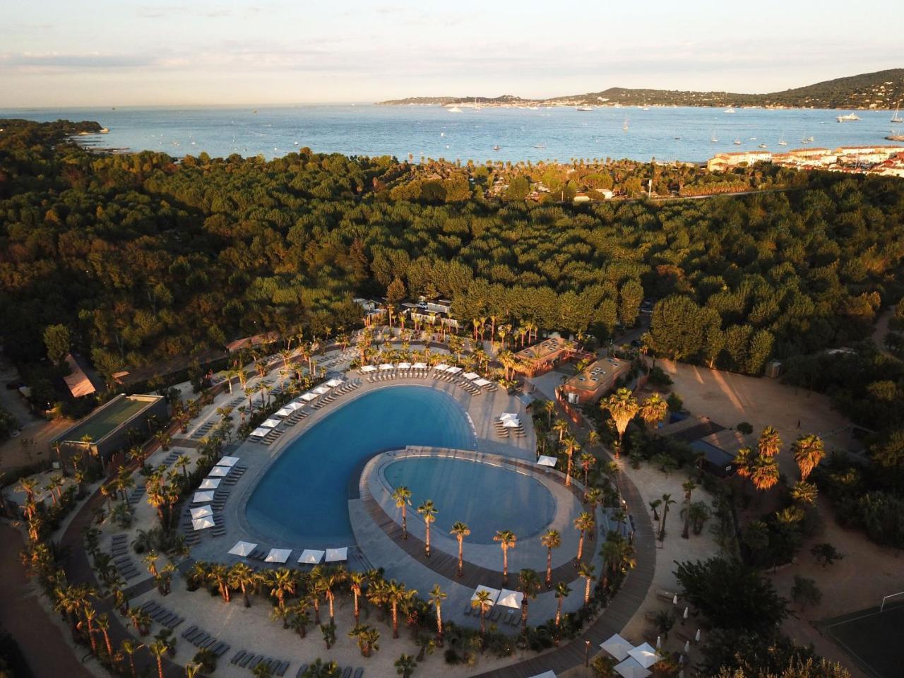 Bj Riviera Hotel Гримо Екстериор снимка