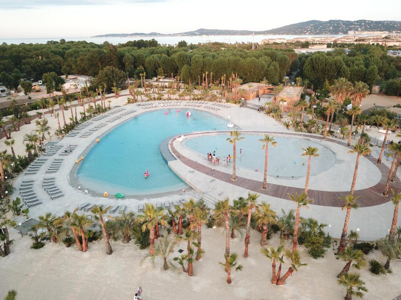 Bj Riviera Hotel Гримо Екстериор снимка